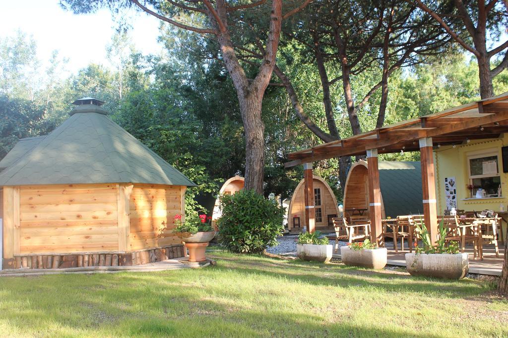 Camping Dolce Sole Marina di Massa Bagian luar foto