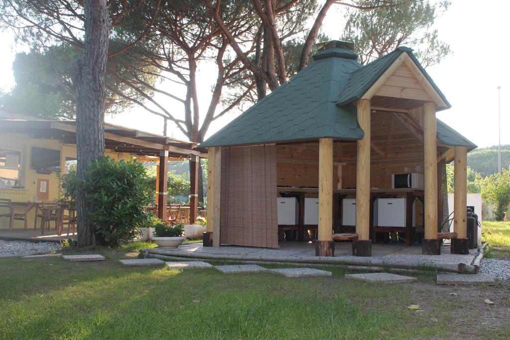 Camping Dolce Sole Marina di Massa Bagian luar foto